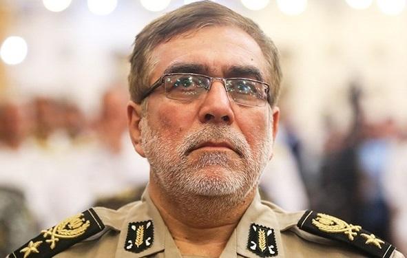 برگزاری مراسم اختتامیه چهاردهمین دوره رزم مقدماتی ارتش برگزاری مراسم اختتامیه چهاردهمین دوره رزم مقدماتی ارتش با حضور امیر دادرس خبرنگاران