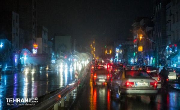 خریدهای نوروزی و کاهش ظرفیت معابر در شرایط بارانی اصلی ترین دلایل ترافیک دیشب مرکز